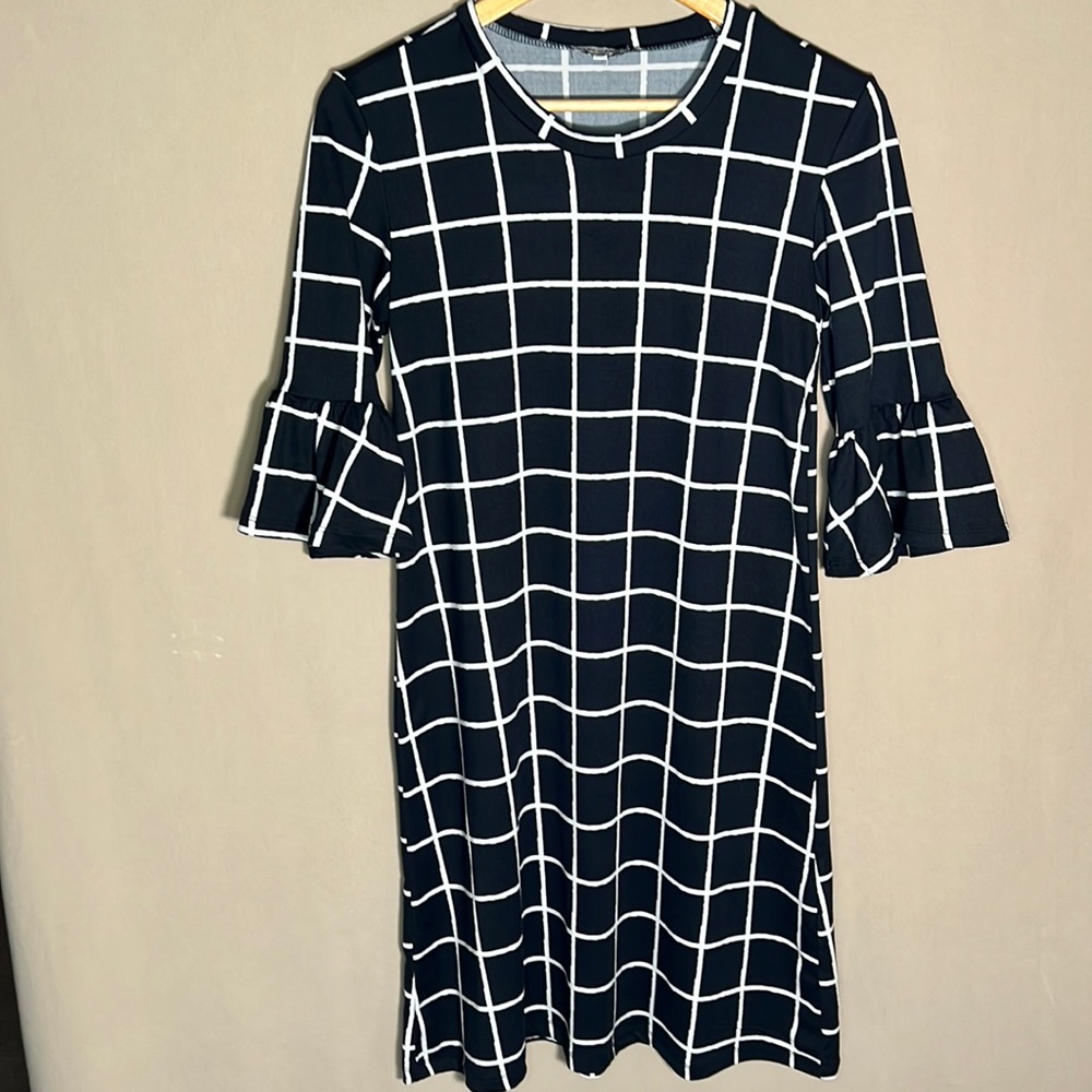 Black and white windowpane print dress with ruffle sleeve in polyester/spandex